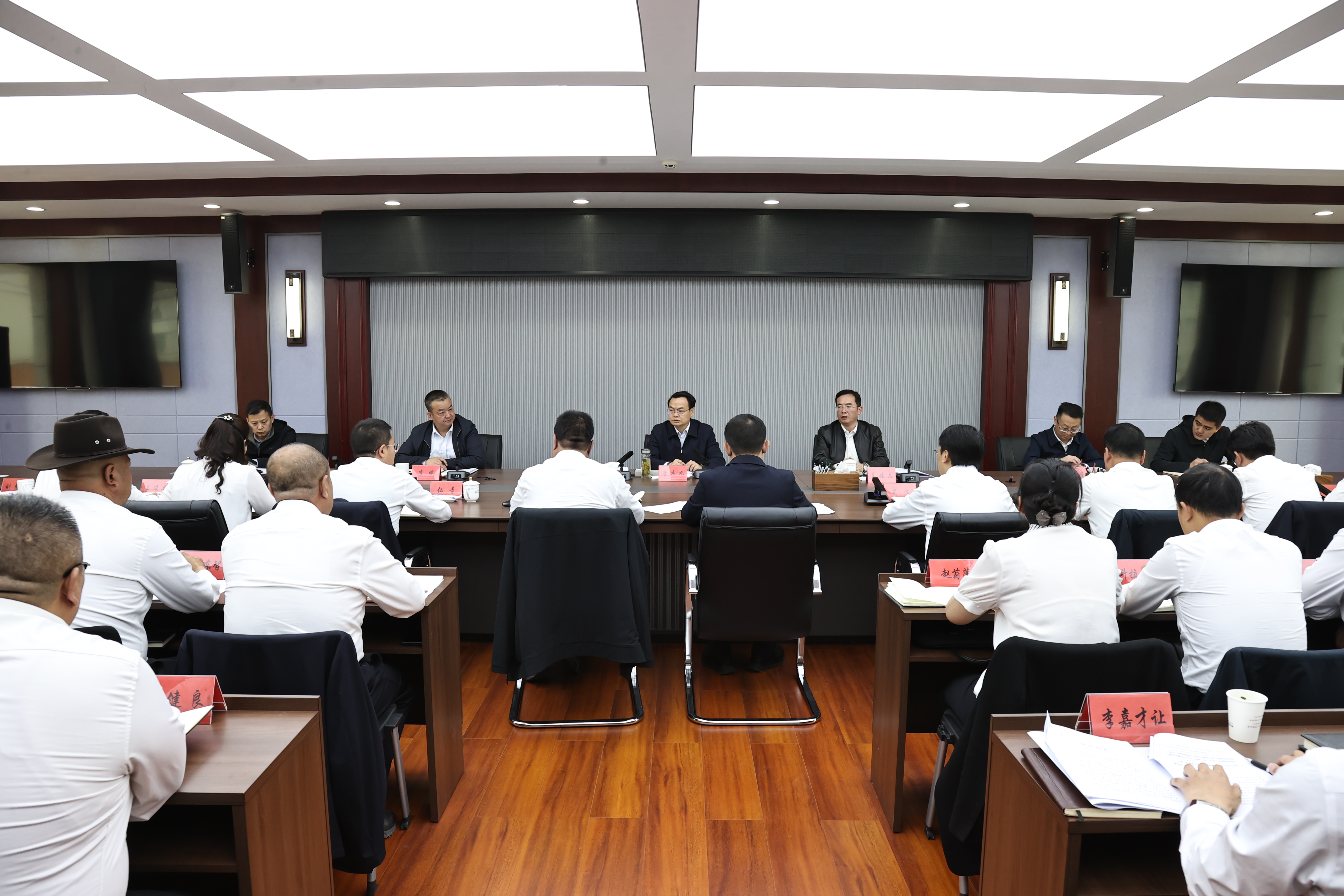 查庆九到联点的同仁市调研深入贯彻中央八项规定精神学习教育